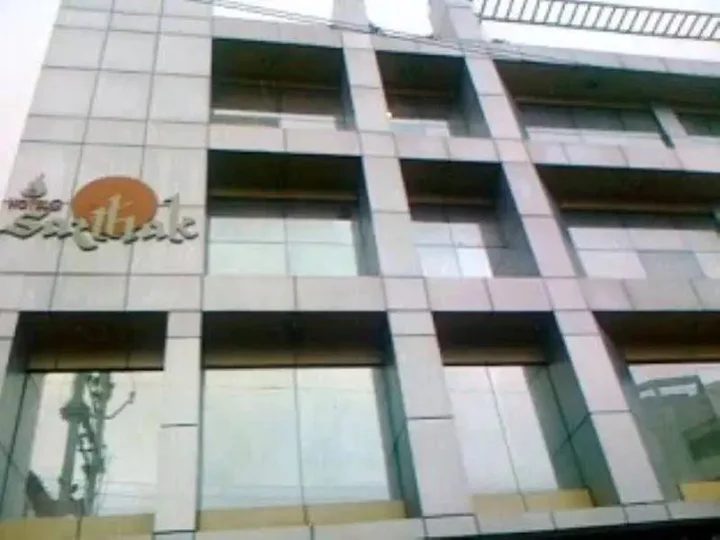 Бхопал: Hotel Sarthak