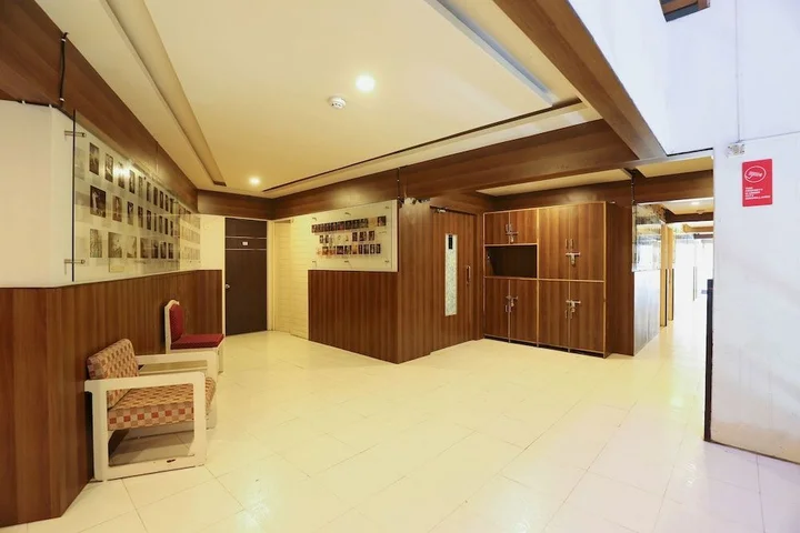 Вадодара: OYO 9512 Hotel Tulsi