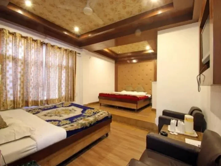 Массури: Hotel Ratan