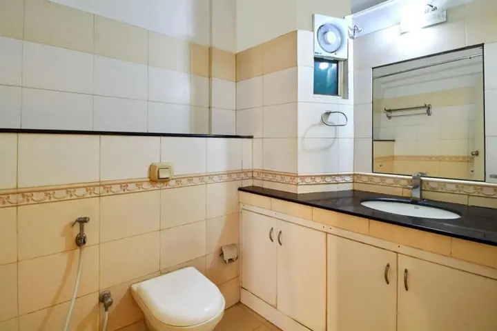 Эрамаллур: Plaza Suites