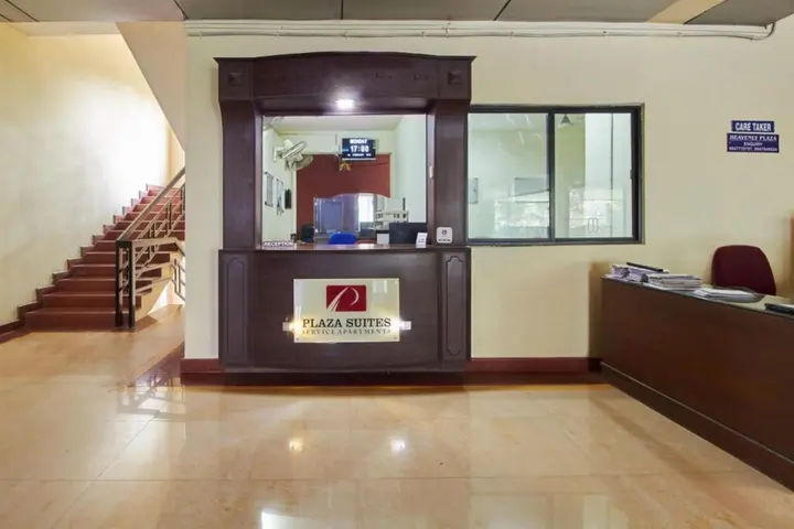 Эрамаллур: Plaza Suites