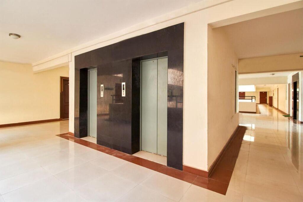 Эрамаллур: Plaza Suites