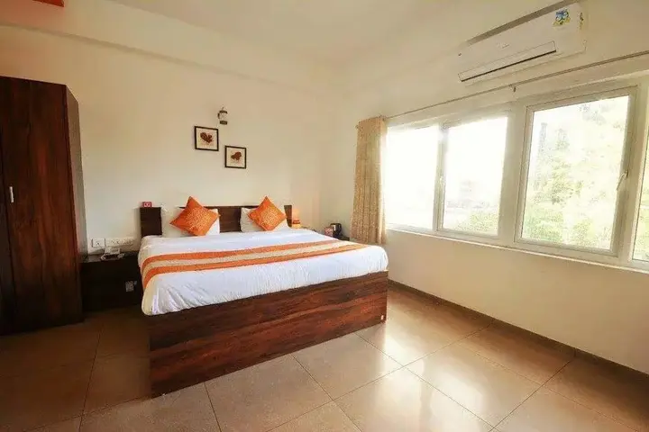 Ахмедабад: 10blossoms Signature service Apartment