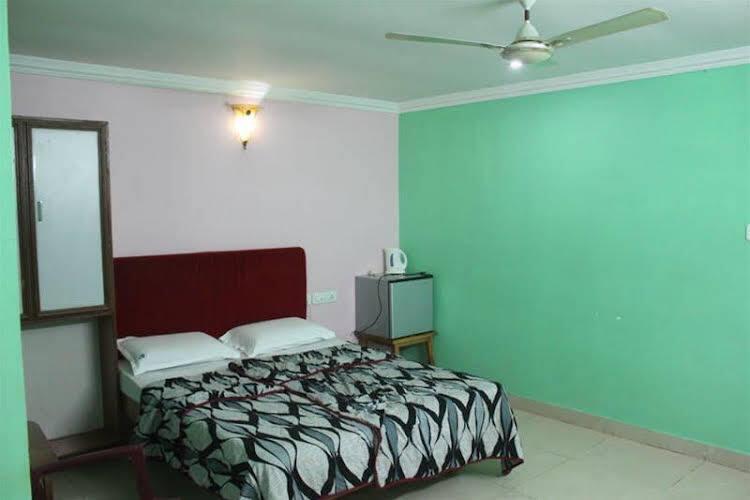 Шрикалахасти: Sri Sai Teja Residency