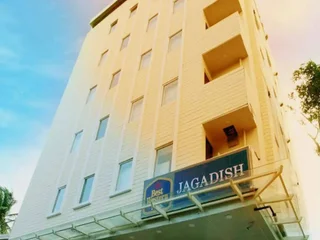 Бангалор: Treebo Select Jagadish