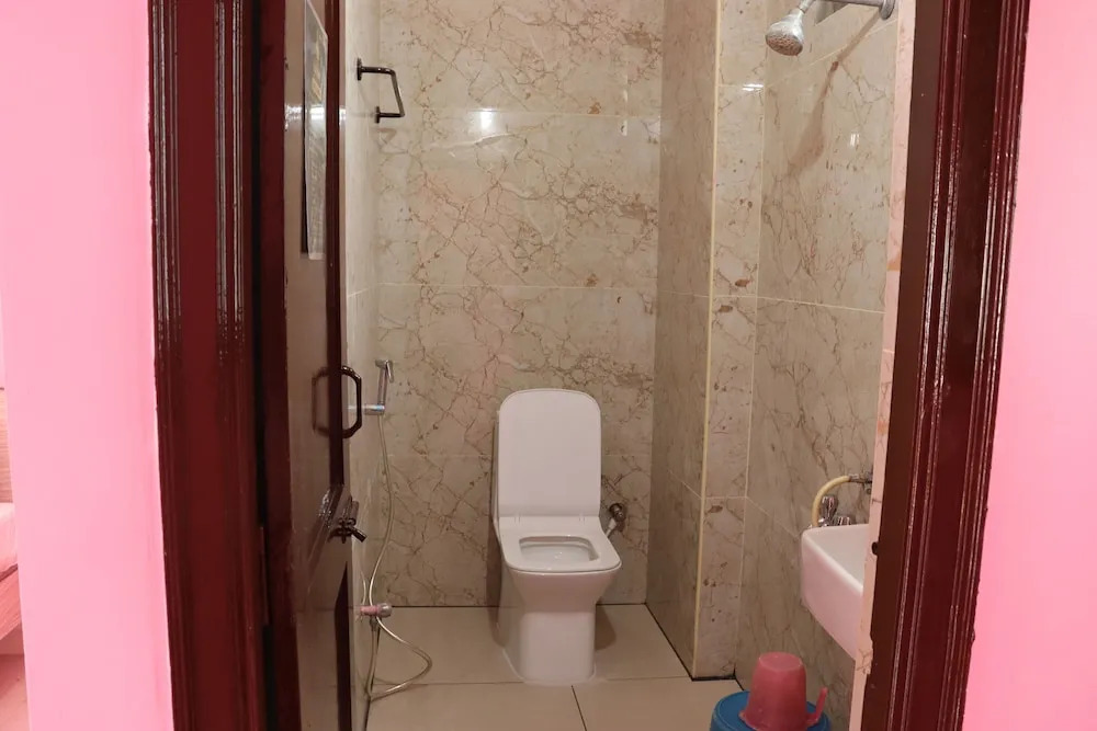 Тирупати: Sujan Residencys