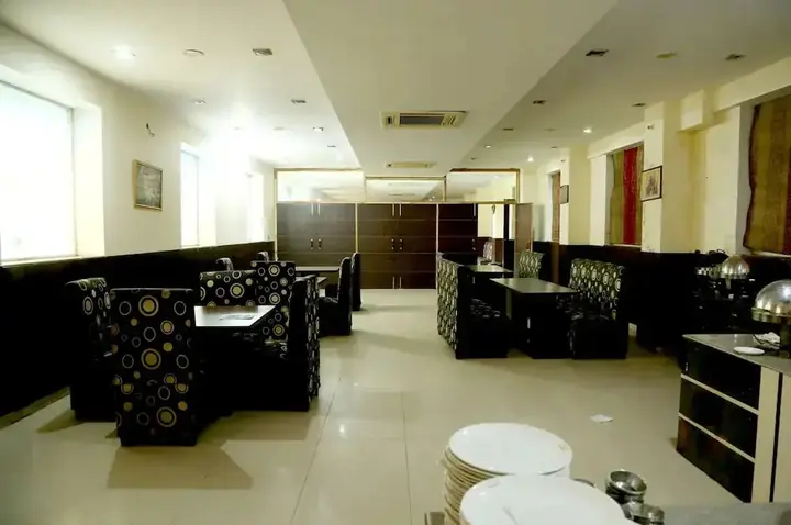 Джайпур: Roshan Haveli