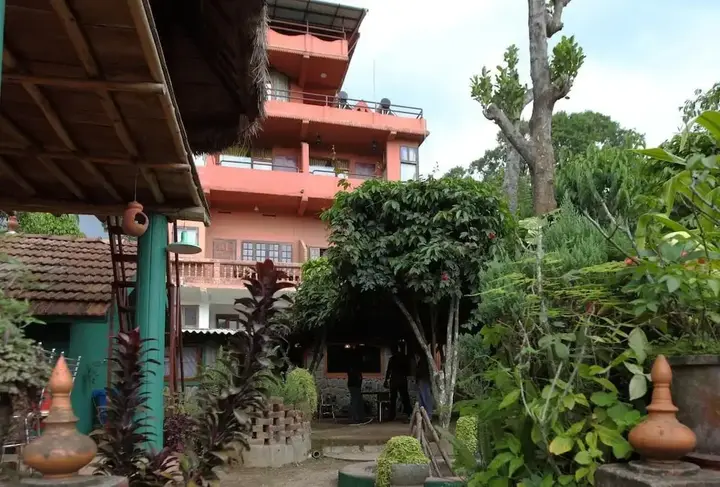 Кумили: Coffee Inn