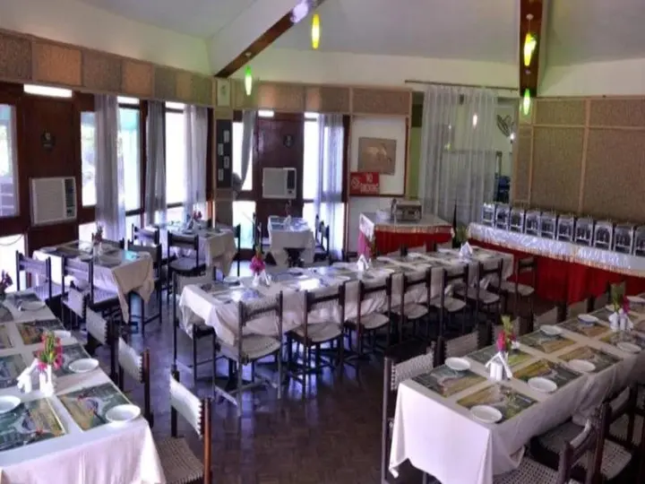 Фатехпур-Сикри: Hotel Bharatpur Ashok