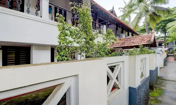 Ковалам: Shirleys Beach Hotel