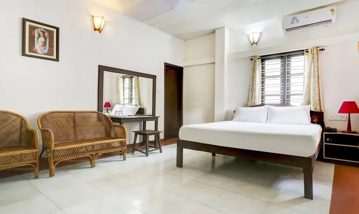 Ковалам: Shirleys Beach Hotel