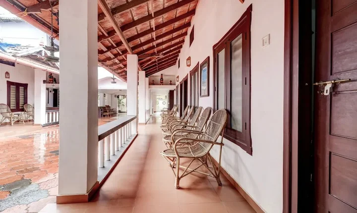 Ковалам: Shirleys Beach Hotel