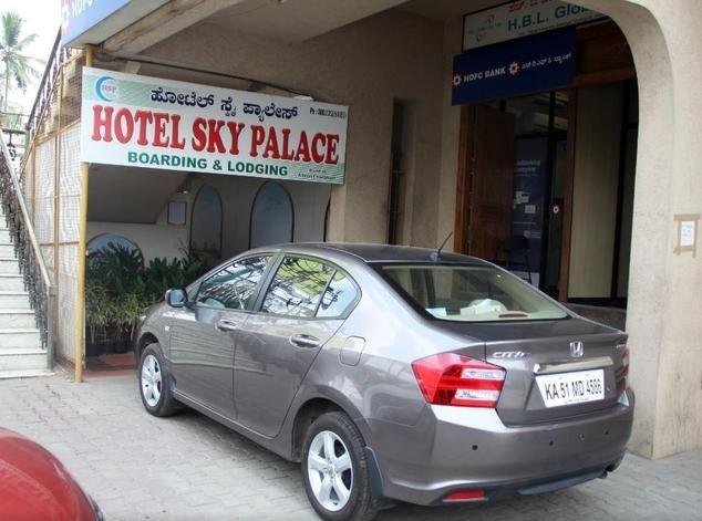 Бангалор: Oyo Sky Palace Near Lalbagh Botanical Garden