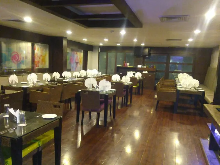 Наинитал: Hotel Saurabh Candy By Peppermint