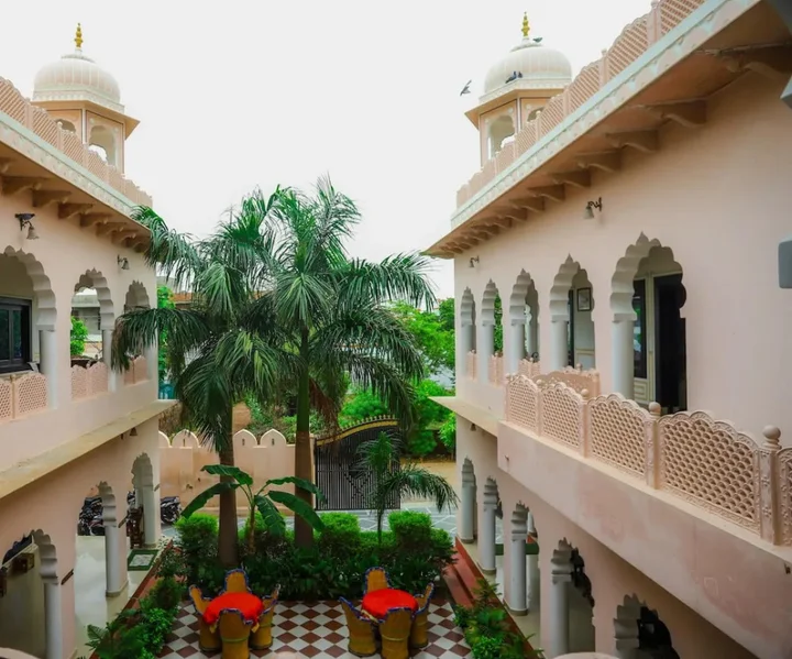 Фатехпур-Сикри: Hotel Kiran Vilas Palace