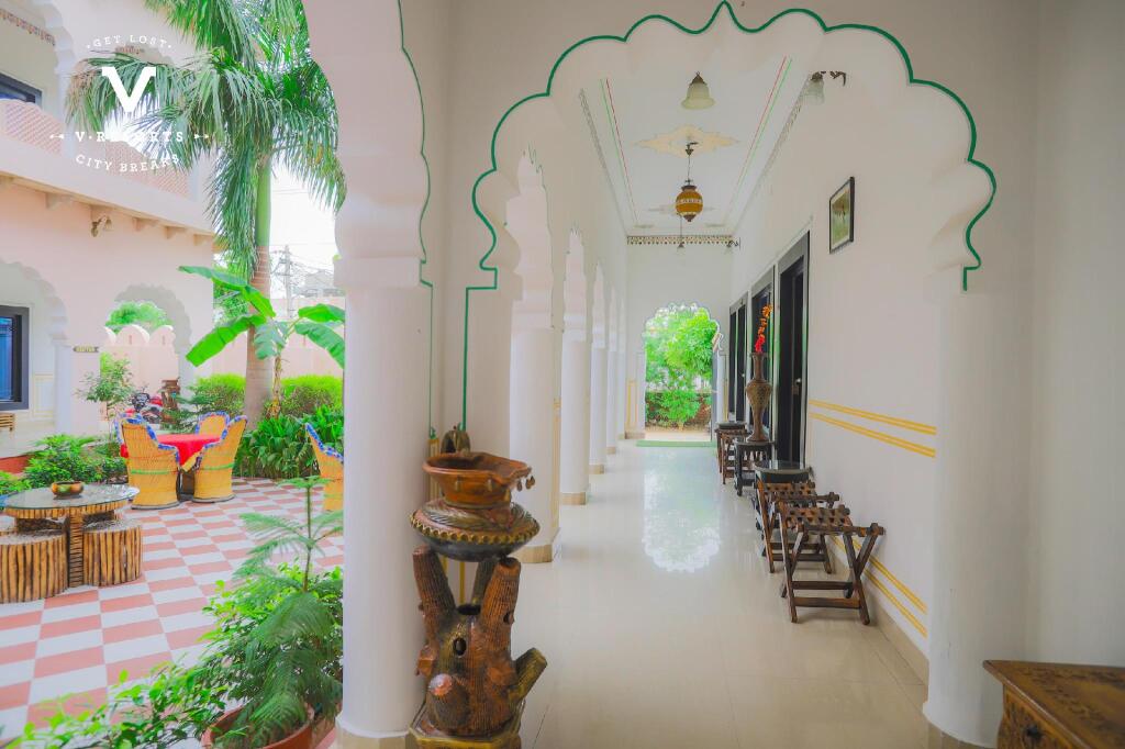 Фатехпур-Сикри: Hotel Kiran Vilas Palace