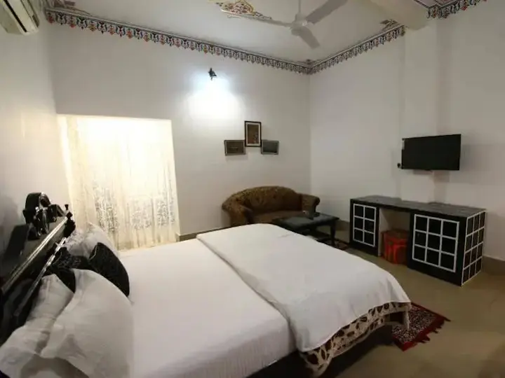 Фатехпур-Сикри: Hotel Kiran Vilas Palace