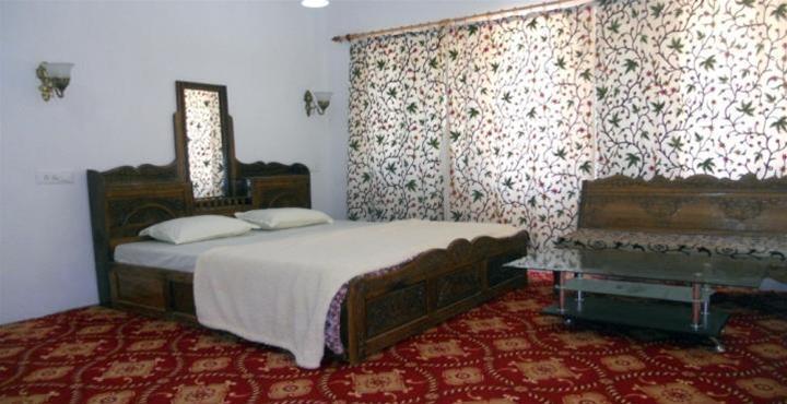 Шринагар: Hotel Royale Jannat