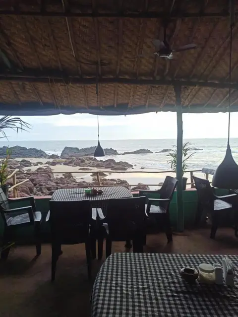 Арамбол: Goroomgo Om Ganesh Naik Cliff Side Guest House Goa