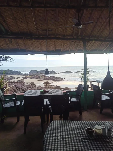 Арамбол: Goroomgo Om Ganesh Naik Cliff Side Guest House Goa