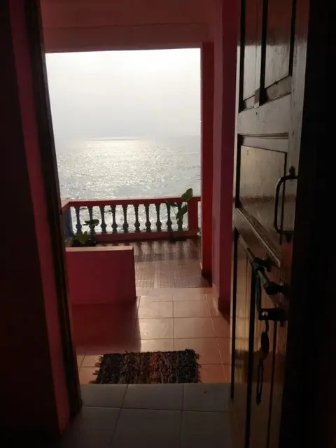 Арамбол: Goroomgo Om Ganesh Naik Cliff Side Guest House Goa