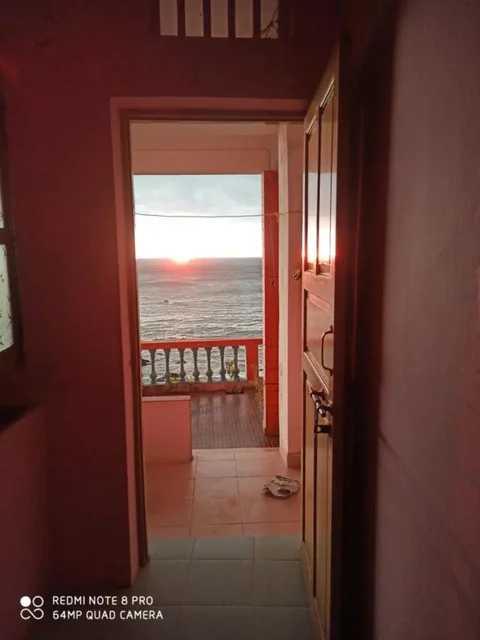 Арамбол: Goroomgo Om Ganesh Naik Cliff Side Guest House Goa