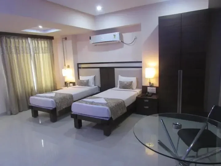 Нашик: Hotel The Square