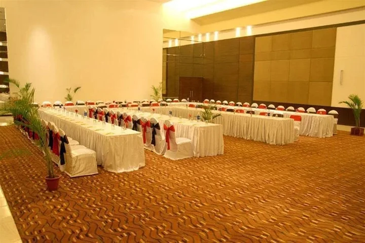Индаур: Hotel Waterlily Indore