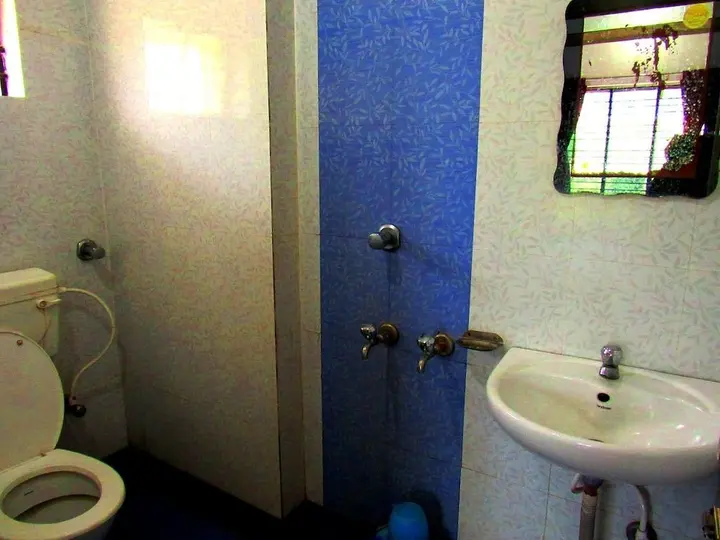 Болпур: Lodge Lipika