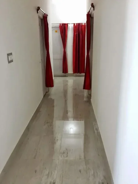 Болпур: Lodge Lipika