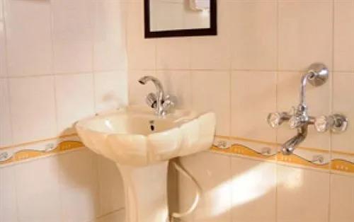 Ути: BKP Race View Hotel