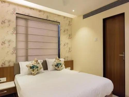 Бхопал: Hotel Sangat Plaza
