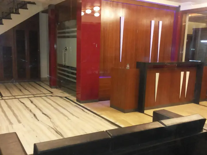 Бхопал: Hotel Sangat Plaza