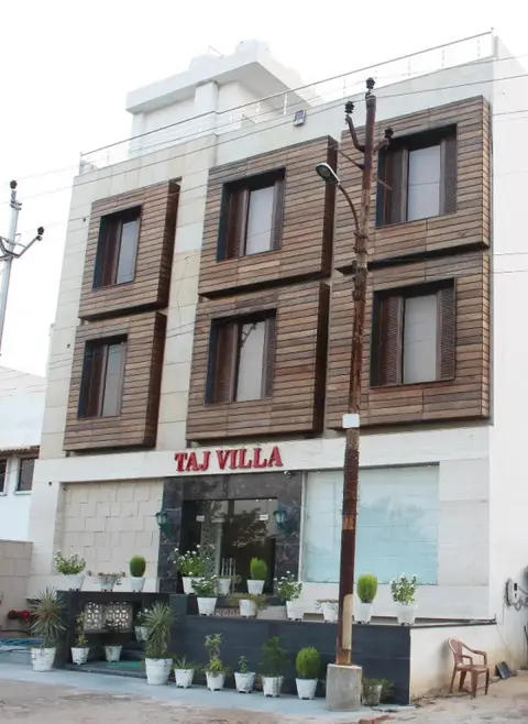 Агра: The Raj Vilas