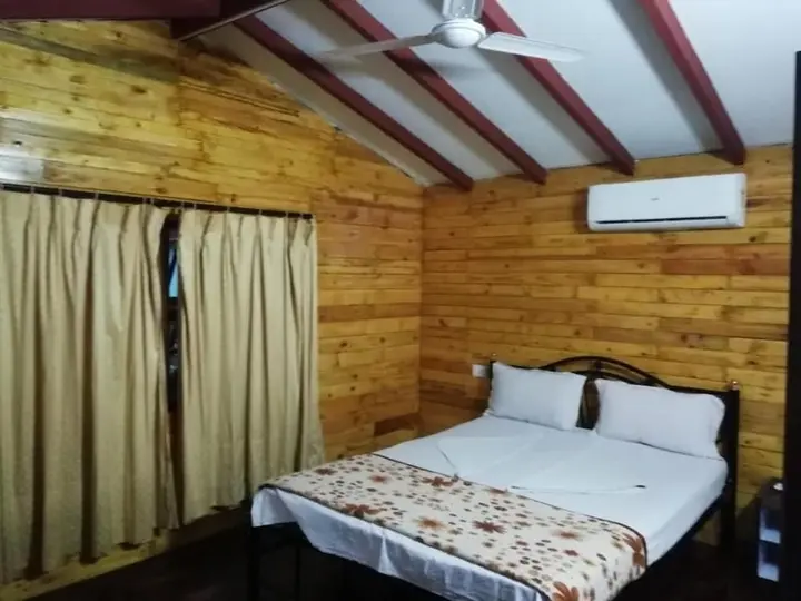Южный Гоа: Royal Touch Beach Huts & Restaurant