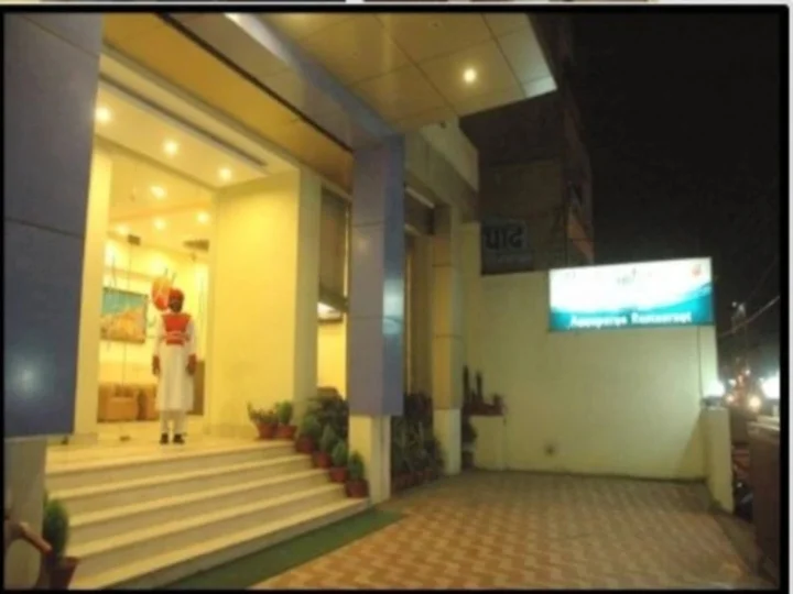 Варанаси: Hotel Janhvi International