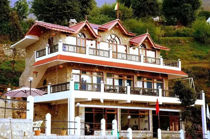 Раникхет: The Parijat Retreat