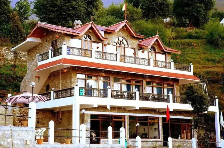 Раникхет: The Parijat Retreat
