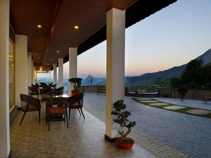 Муннар: The Panoramic Getaway