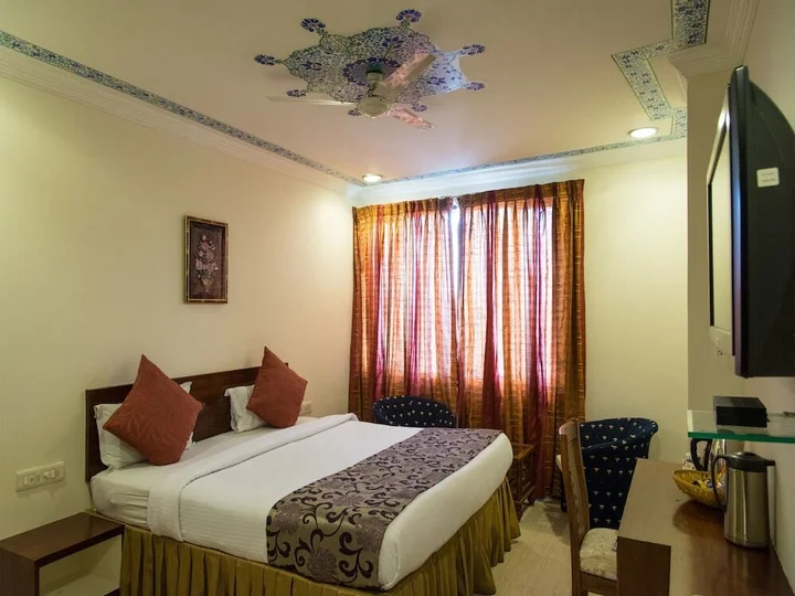 Удаипур: Orbit Hotel