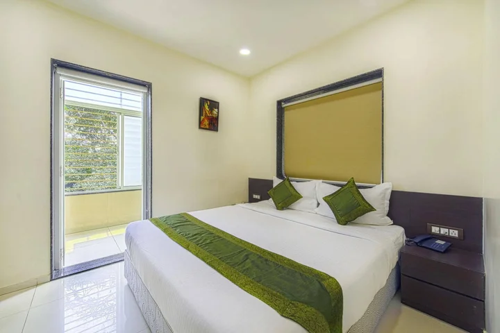 Колката: OYO 16703 Hotel The Platinum