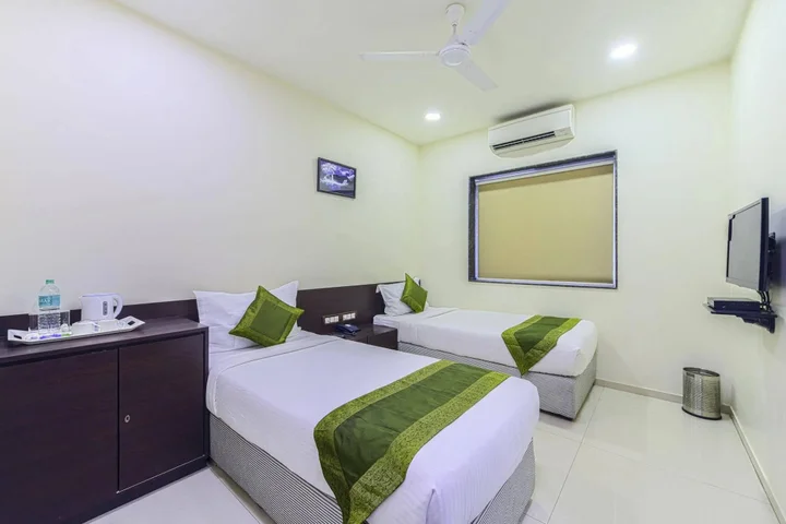 Колката: OYO 16703 Hotel The Platinum