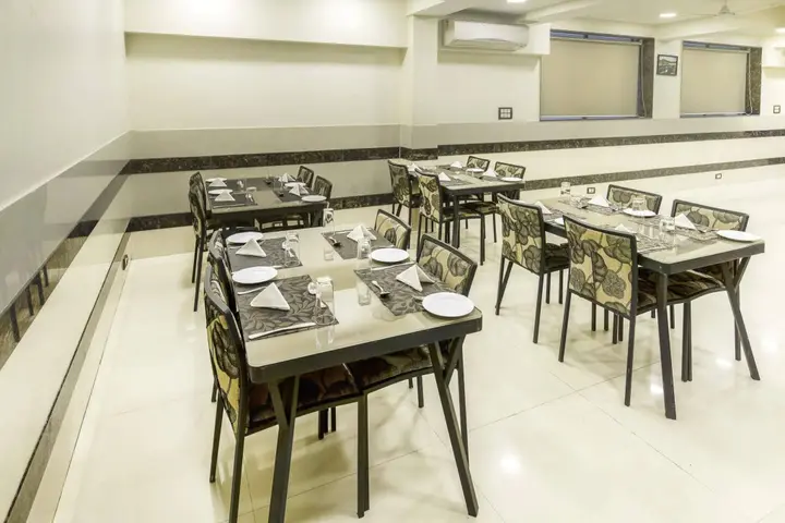 Колката: OYO 16703 Hotel The Platinum
