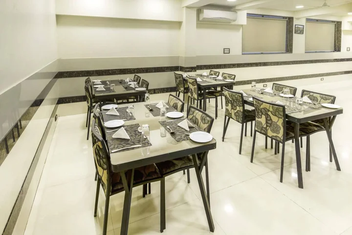 Колката: OYO 16703 Hotel The Platinum