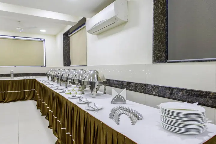 Колката: OYO 16703 Hotel The Platinum