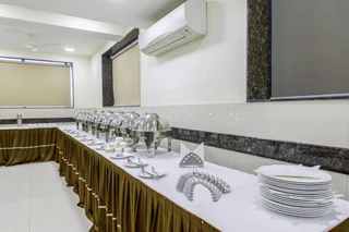 Колката: OYO 16703 Hotel The Platinum