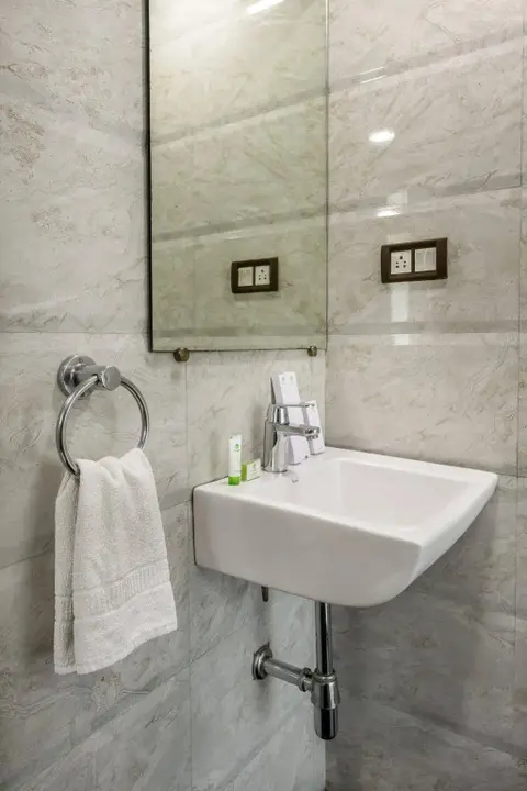 Колката: OYO 16703 Hotel The Platinum
