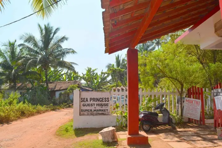 Анджуна: Seaprincess Guesthouse