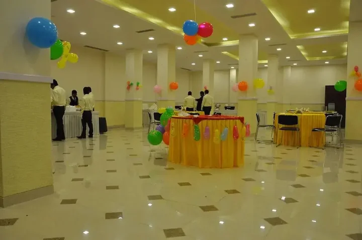 Бхудж: Shiv Hotel