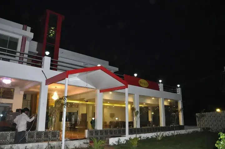 Бхудж: Shiv Hotel